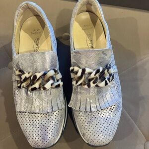 Softwaves Khaki Camo loafers.  Very good condition, no flaws